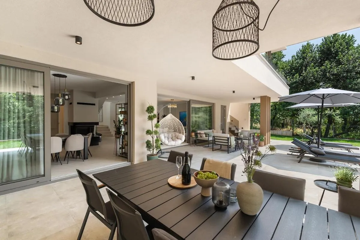 Luxury Forest Villa With Heated Pool In Istria Umag 0*,  Kroatien